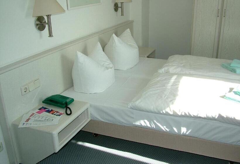 غرفة قياسية فردية, Fabrice