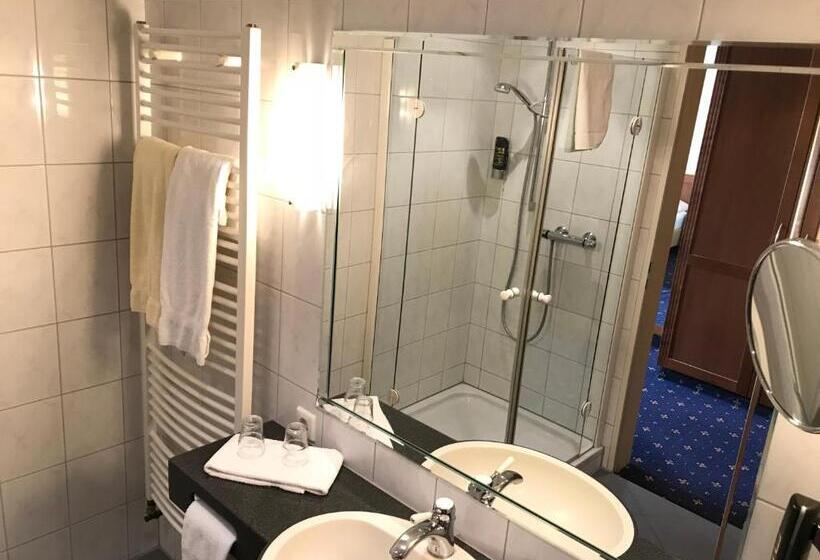 스탠다드 룸, Holskenbänd