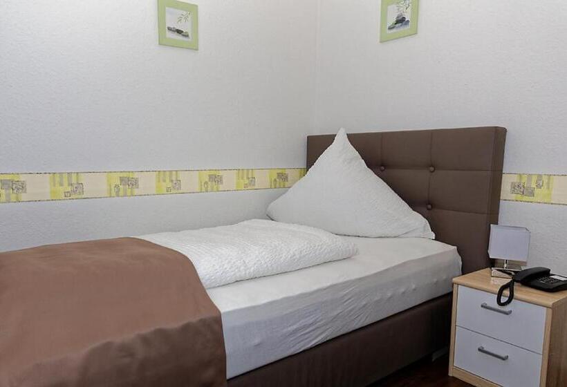 スタンダードシングルルーム, Hüttl   Garni