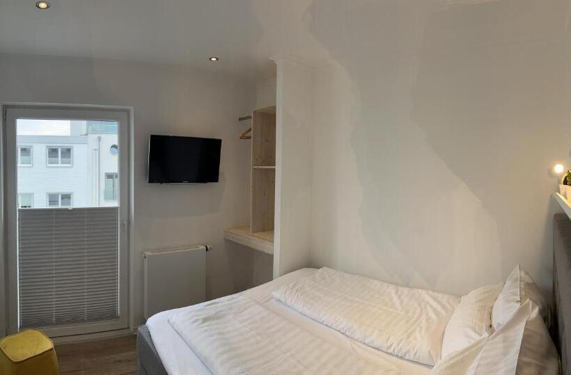 ベーシックルーム, Paula Norderney