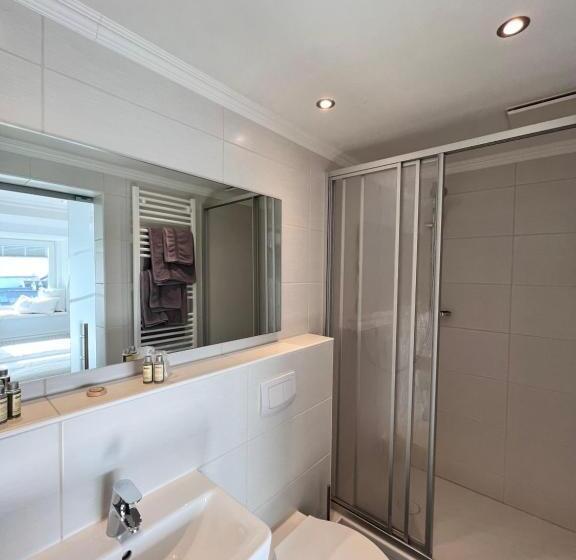 オーシャンビューデラックスルームバルコニー付き, Paula Norderney