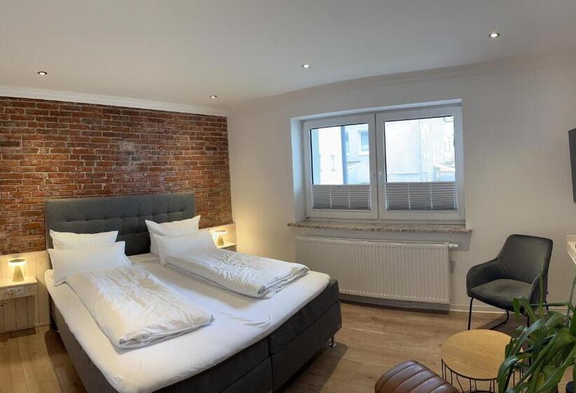 デラックスルーム, Paula Norderney