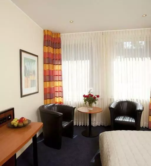 Standard Single Room, Restaurant Haselhoff