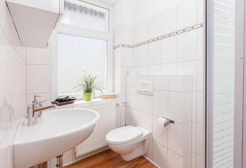 舒适三人间, Rutherbach