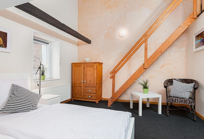 舒适三人间, Rutherbach