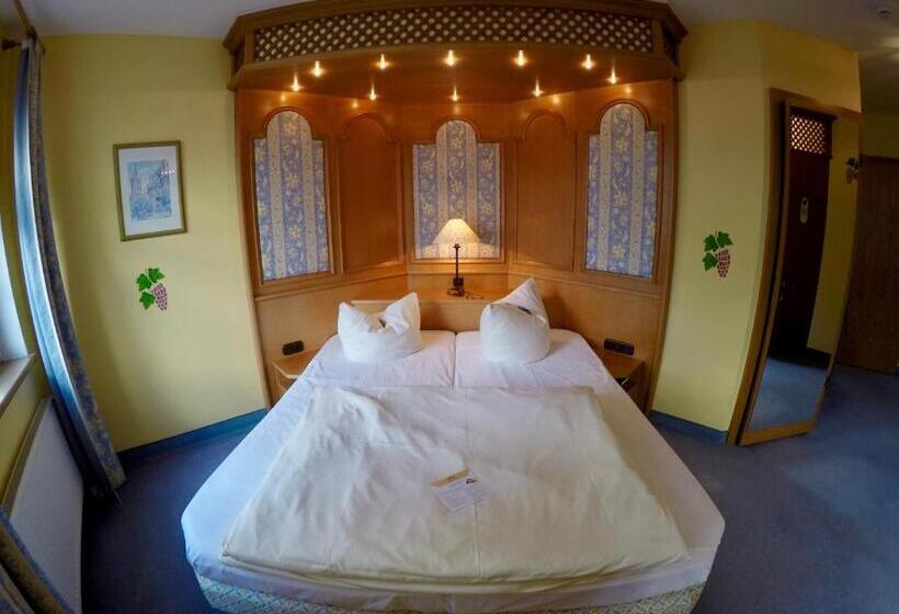 스탠다드 룸, Spanischer Hof