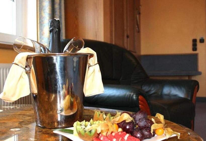 주니어 스위트, Spanischer Hof