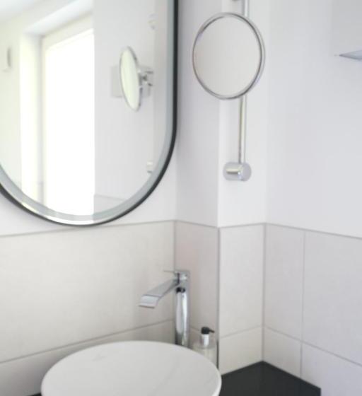 스탠다드 룸, Das Lola