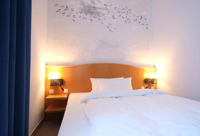 스탠다드 싱글 룸, Das Lola