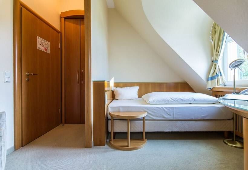 이코노미 싱글 룸, Das Lola