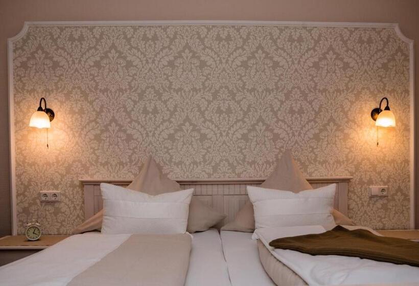 Номер Стандарт с Балконом, Landhotel Bauernstuben