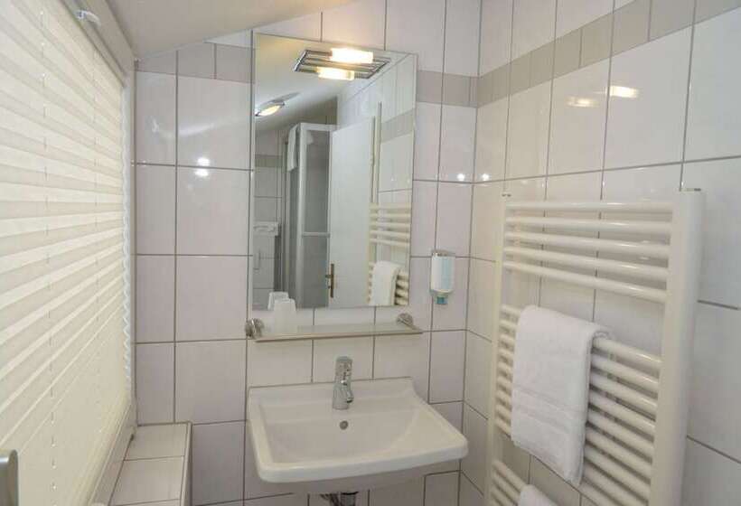 标准单人间, Nierswalder Landhaus