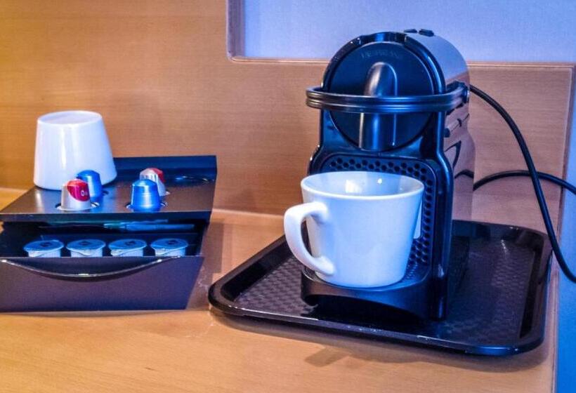 غرفة عائلية, Burgblick