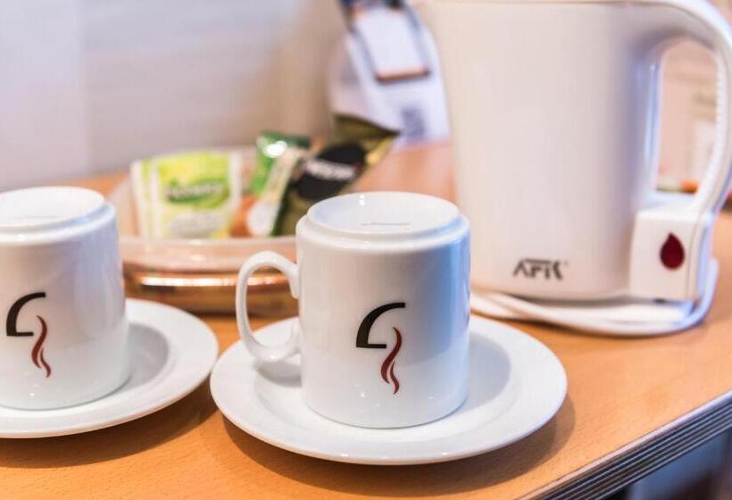 غرفة قياسية ثلاثية, Burgblick