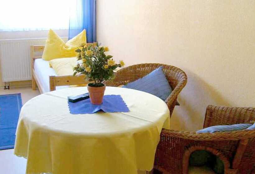 Номер Стандарт Трехместный, Stadtcafé Pension