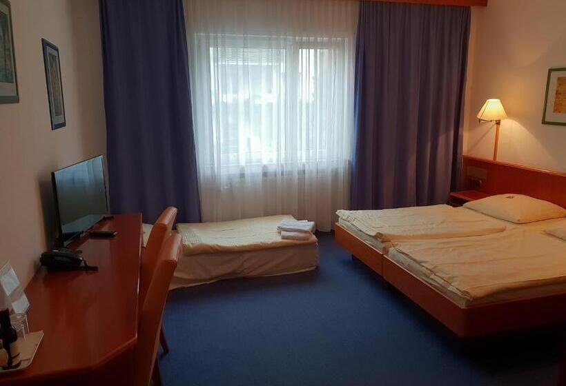 스탠다드 트리플 룸, City Hotel Stuttgart