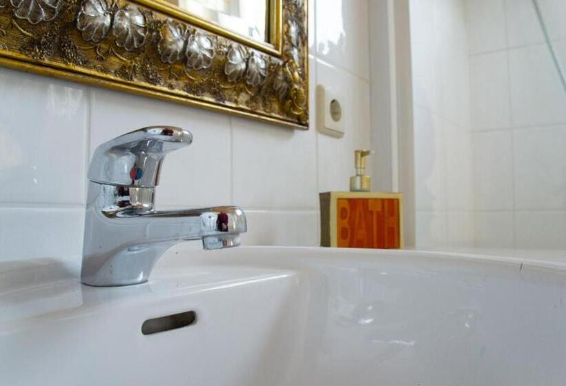 ファミリールーム, Grüner Jäger