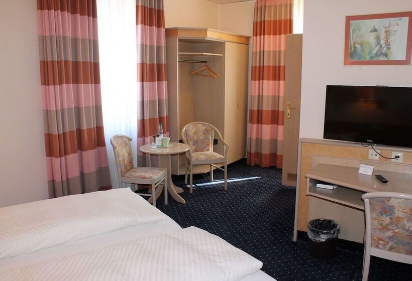 Quarto Estandar, Adlerhof