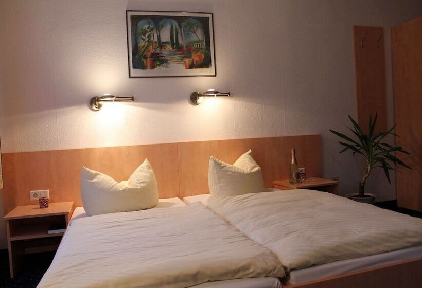 Quarto Estandar, Adlerhof