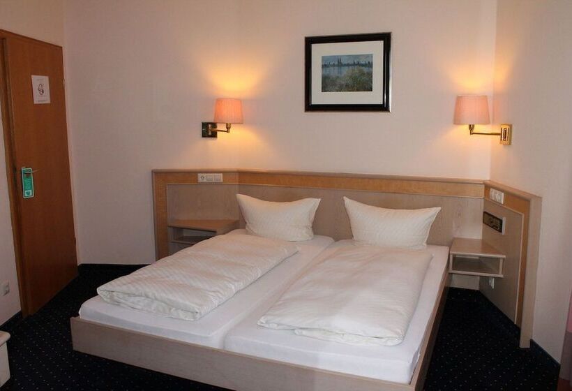 Quarto Estandar, Adlerhof