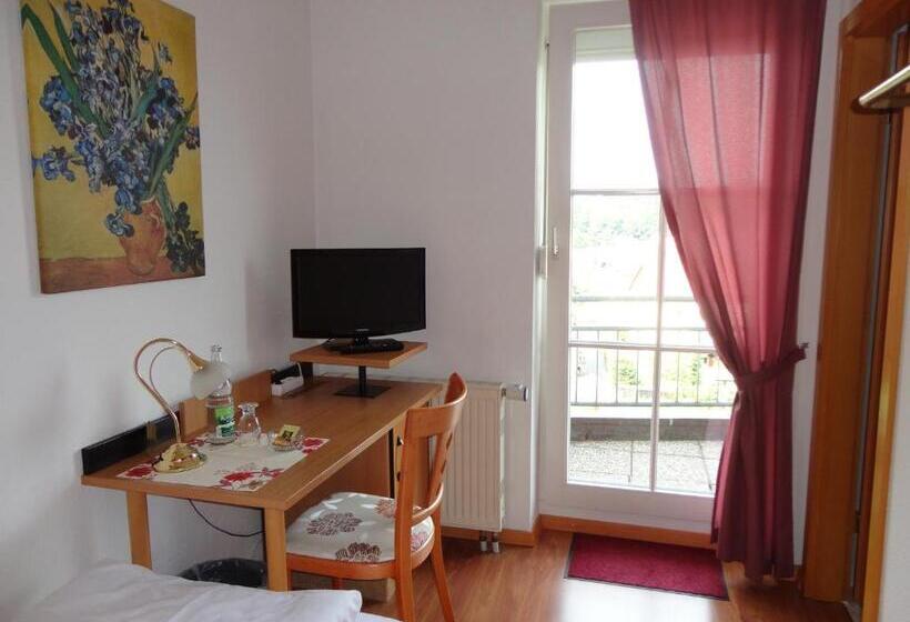 スタンダードシングルルーム, Am Schloss