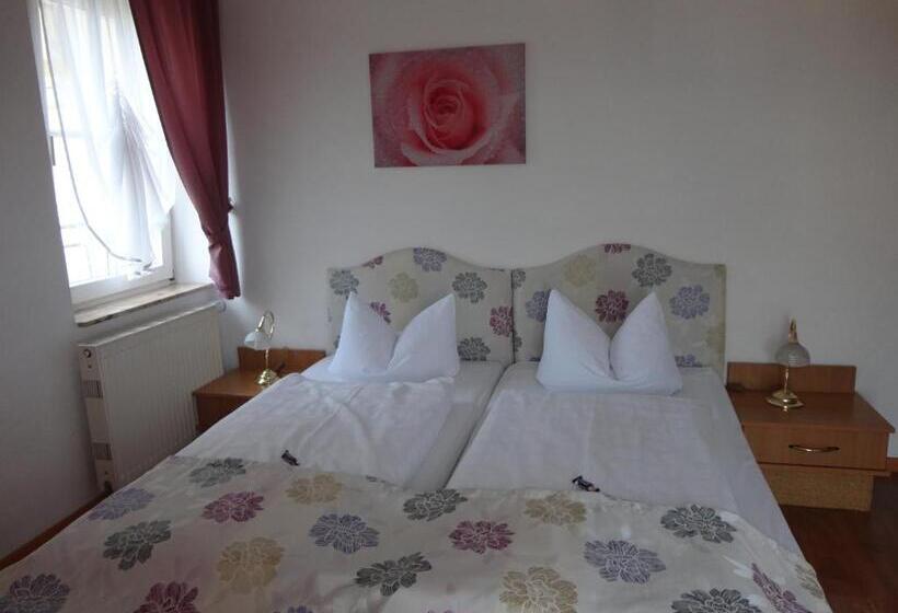 スタンダードルーム, Am Schloss