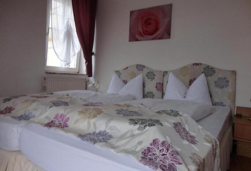 Номер Стандарт, Am Schloss