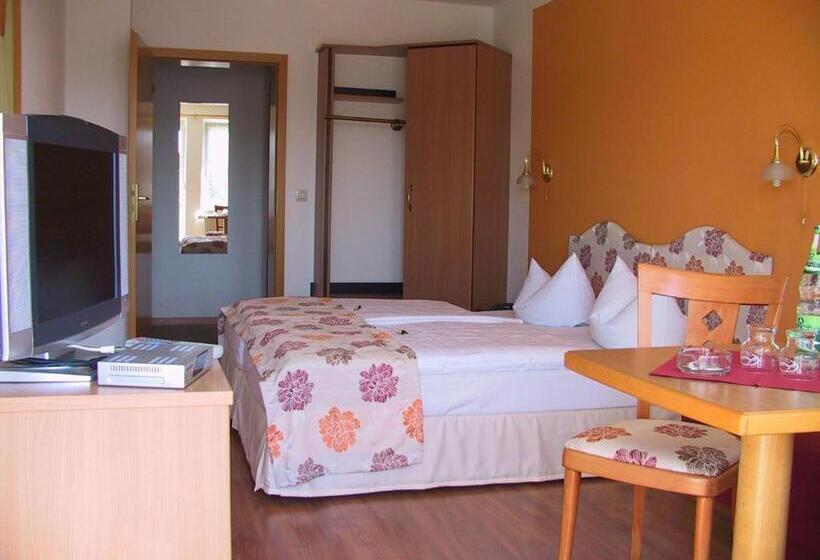 Номер Стандарт, Am Schloss