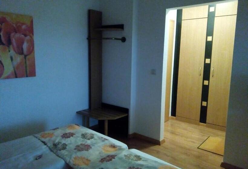 スタンダードルーム, Am Schloss