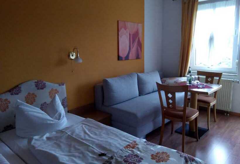 Номер Стандарт, Am Schloss