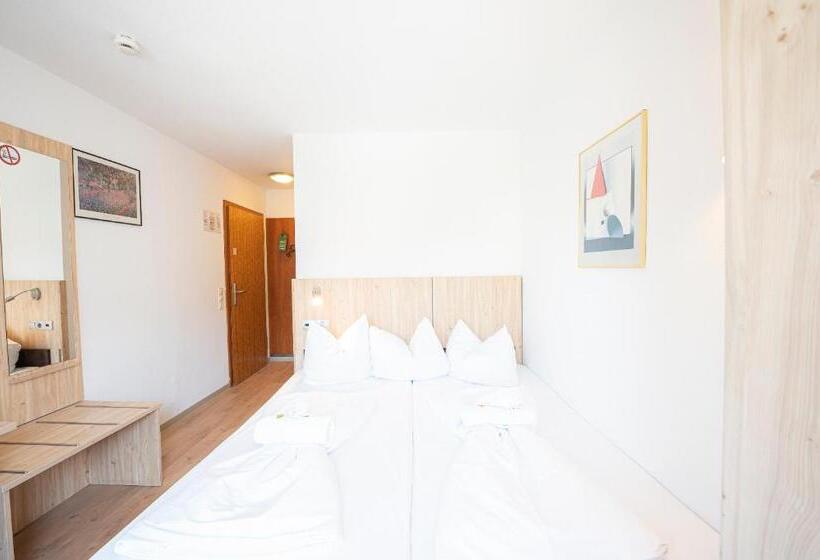 스탠다드 룸, Astoria Am Urachplatz