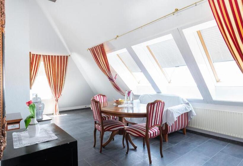 스위트, Astoria Am Urachplatz