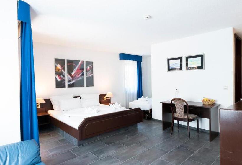 스탠다드 트리플 룸, Astoria Am Urachplatz