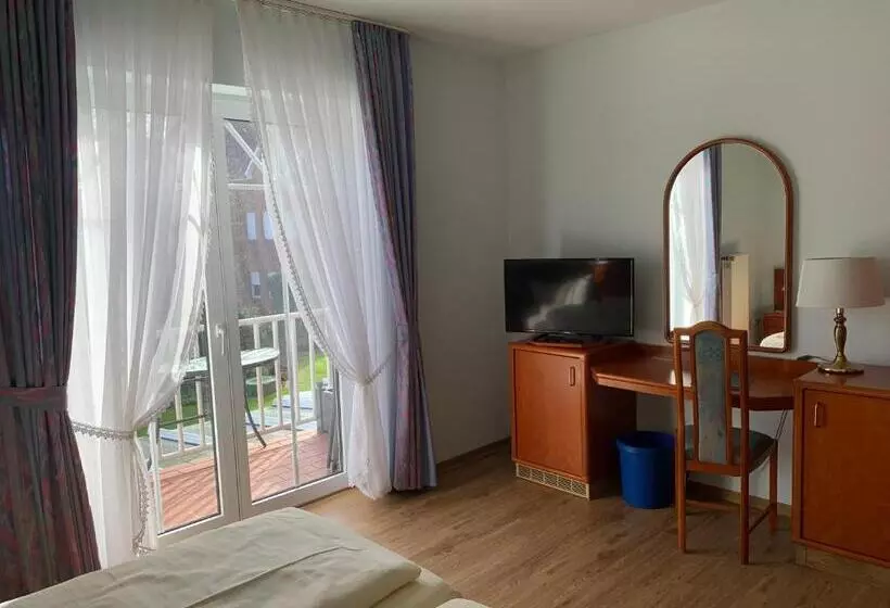 Classic room with balcony, Flora