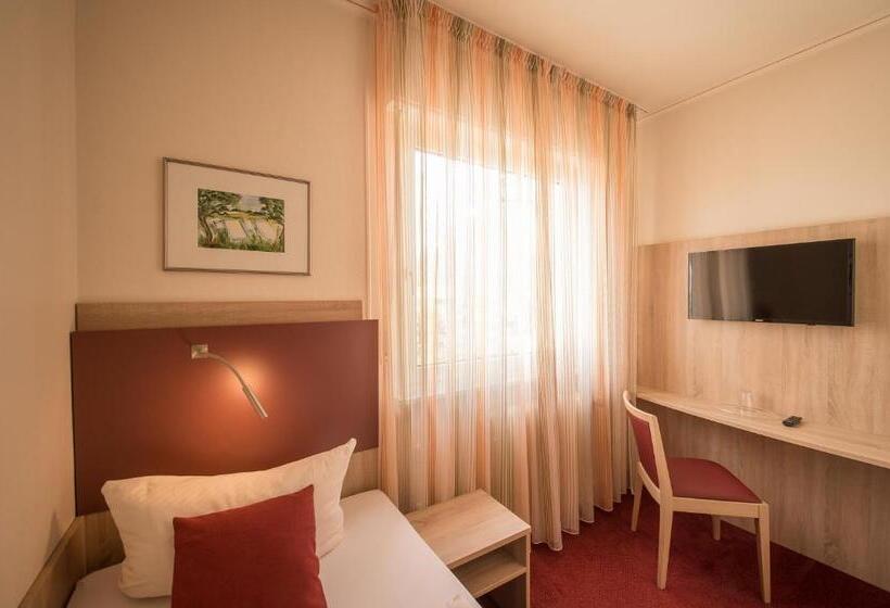 Номер Стандарт Индивидуальный, Leander