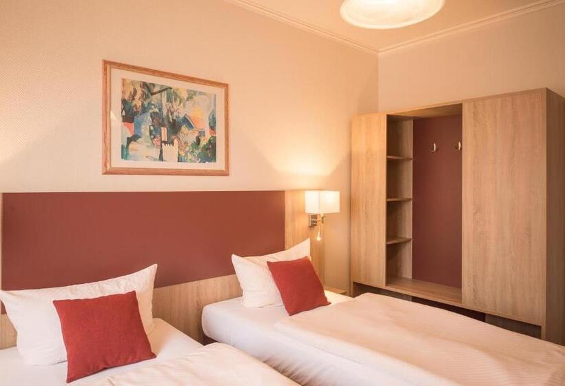 Номер Стандарт, Leander