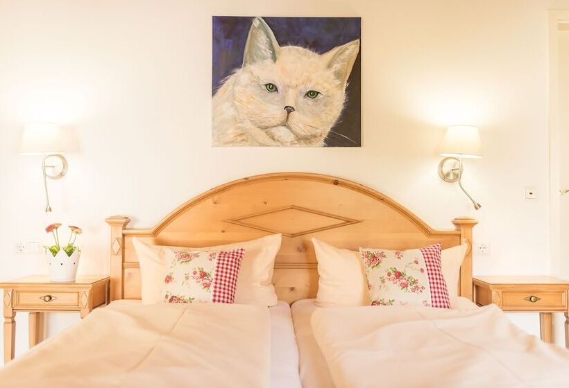 Номер Стандарт, Leander