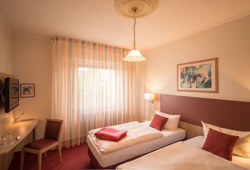 Номер Стандарт, Leander