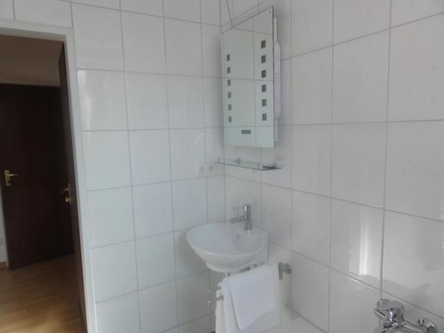 غرفة قياسية فردية, Mila