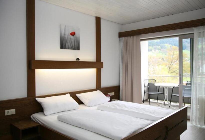 غرفة كومفورت, Pflug