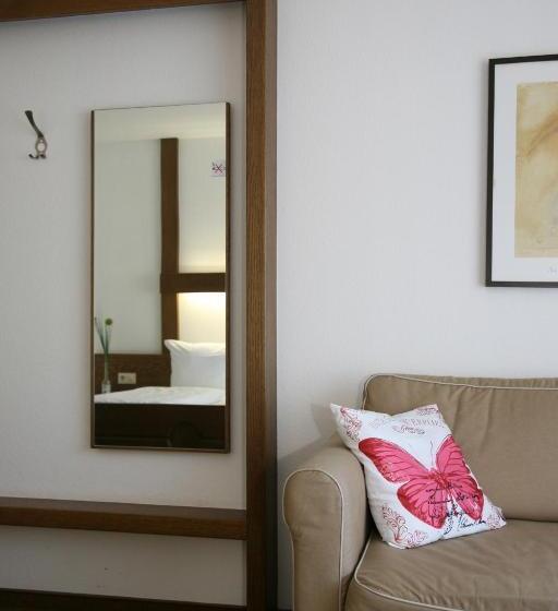 غرفة كومفورت, Pflug