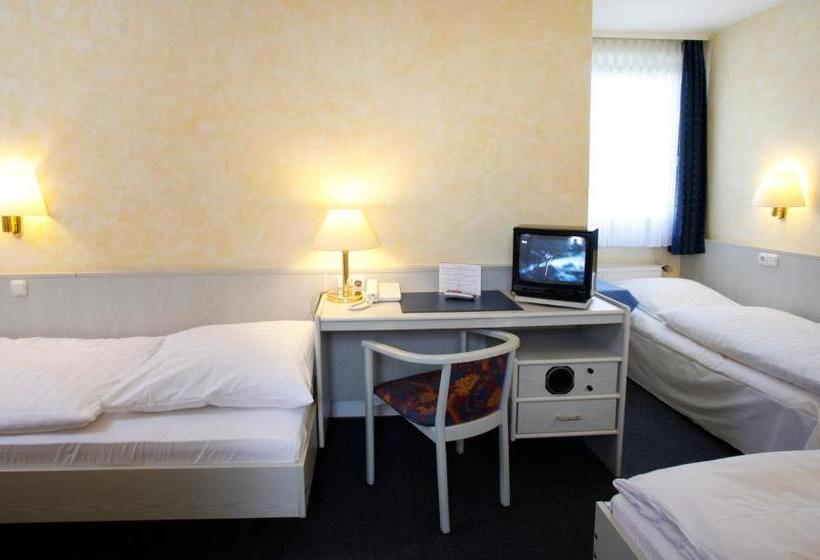 スタンダードトリプルルーム, Rennschuh