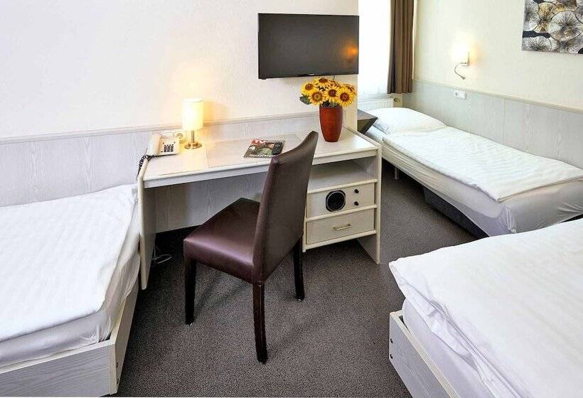 スタンダードトリプルルーム, Rennschuh