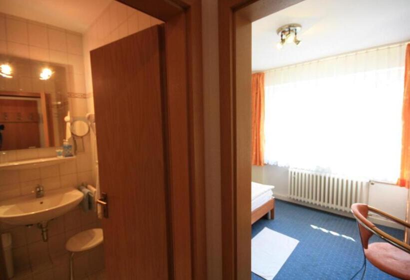 غرفة قياسية فردية, Restaurant Krone