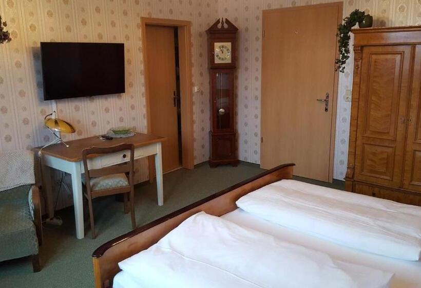 غرفة قياسية ذات طابع خاص, Rosenhof