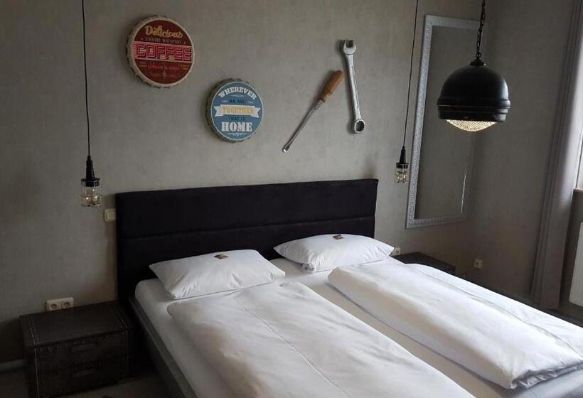 غرفة قياسية ذات طابع خاص, Rosenhof