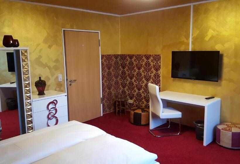 غرفة قياسية ذات طابع خاص, Rosenhof