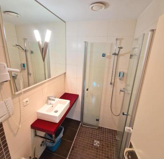 غرفة قياسية, Stadt Daun