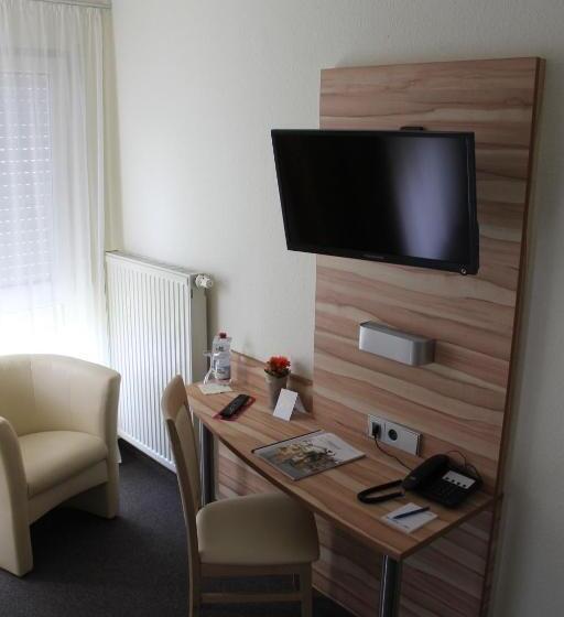 标准单人间, Weissach Am Neuenbühl