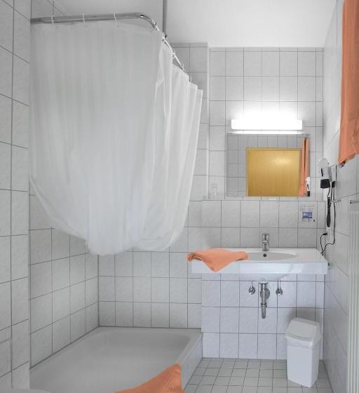 标准单人间, Weissach Am Neuenbühl